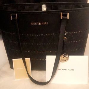 NWT Michael Kors Jet Set Travel MD Carryall Bag